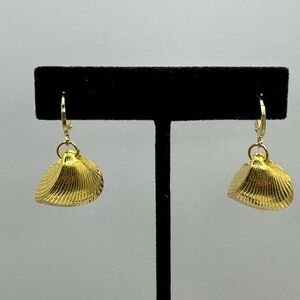 MAYAMAR Scallop Shell Huggie Earrings NEW